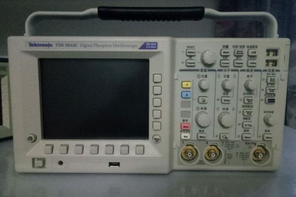 TDS3032C 300MHz (sh)֟ɹʾ